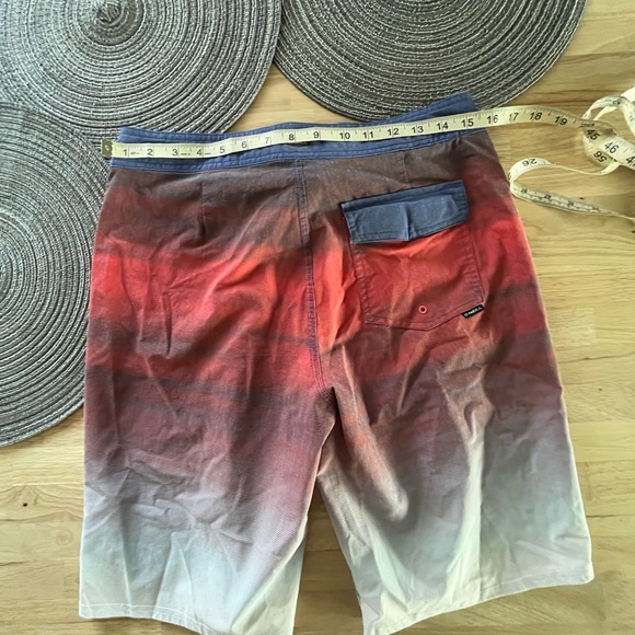 O’Neill board shorts - Picture 6 of 7